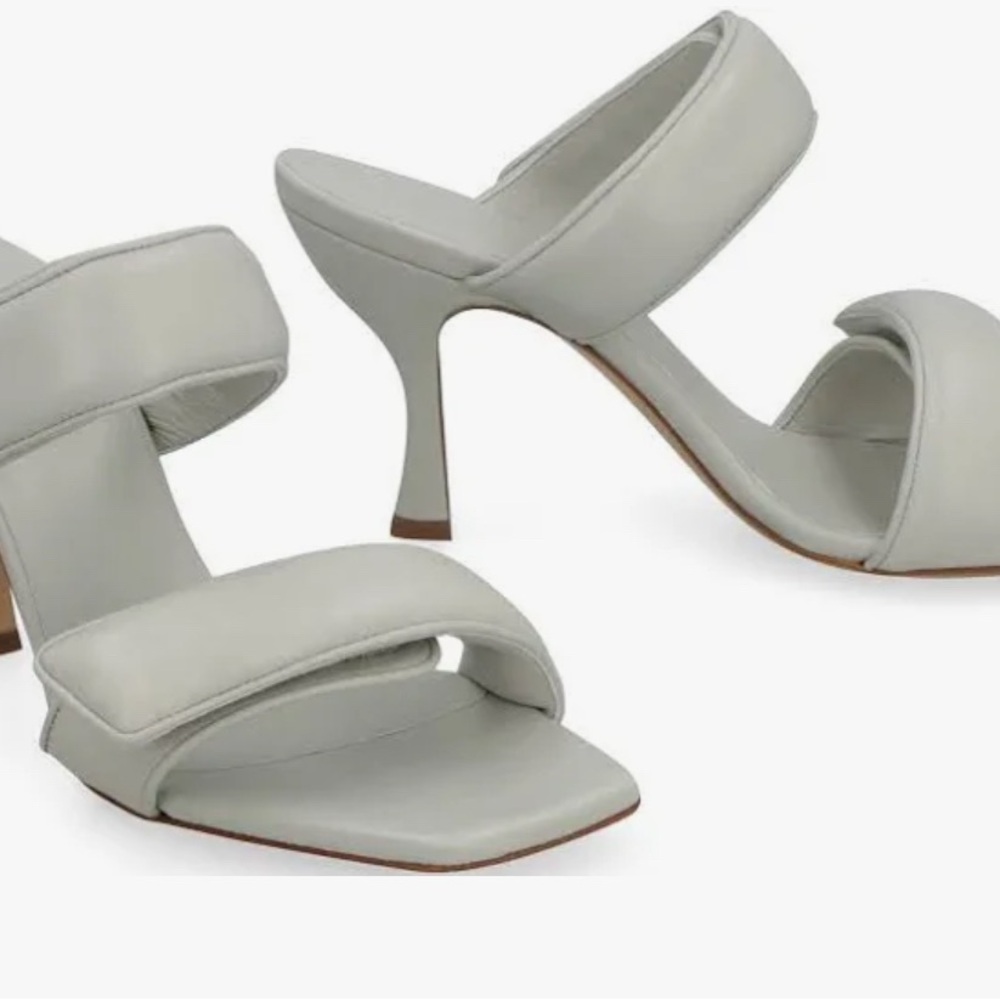 GIA BORGHINI
Perni touch- strap fastened sandals